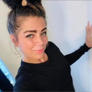 Meet your Posher, Cassandra